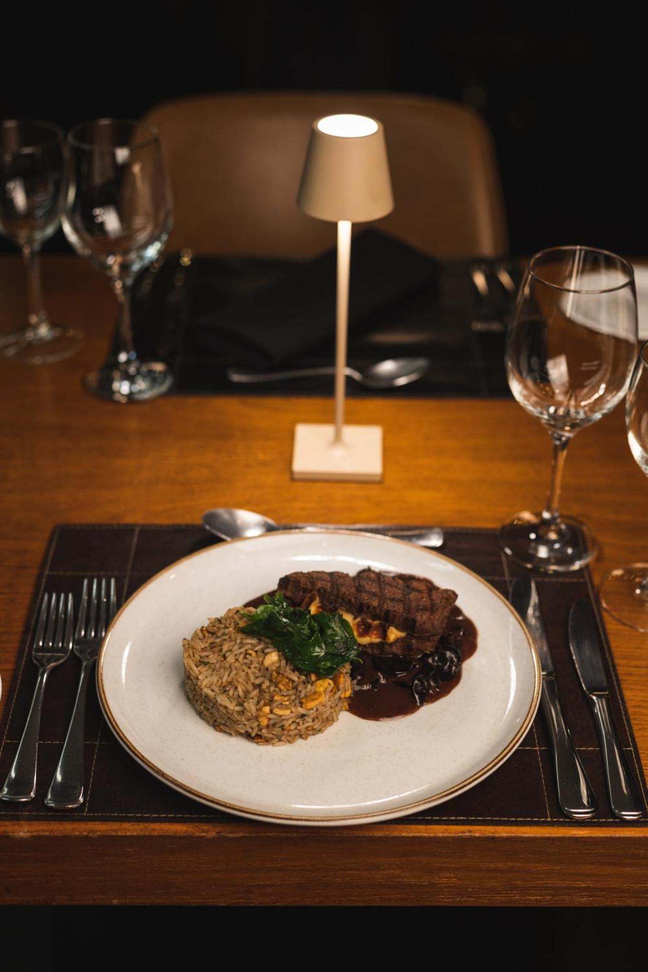 Ouro Minas Hotel Belo Horizonte, Dolce By Wyndham Exterior foto A plate of food
